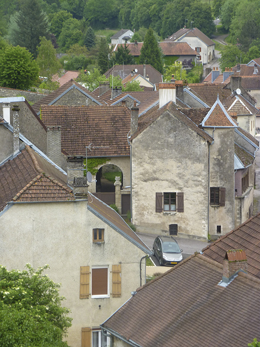 Vue générale rapprochée depuis le château. © Sonia Dourlot / Région Bourgogne-Franche-Comté, Inventaire du patrimoine - 2017