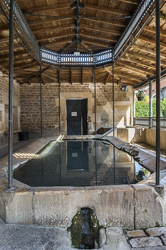 Le bassin du lavoir. © Jérôme Mongreville / Région Bourgogne-Franche-Comté, Inventaire du patrimoine - 2017
