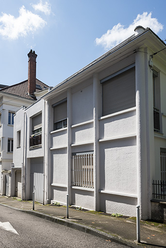 Façade antérieure vue de trois quarts droite. © Jérôme Mongreville / Région Bourgogne-Franche-Comté, Inventaire du patrimoine - 2018