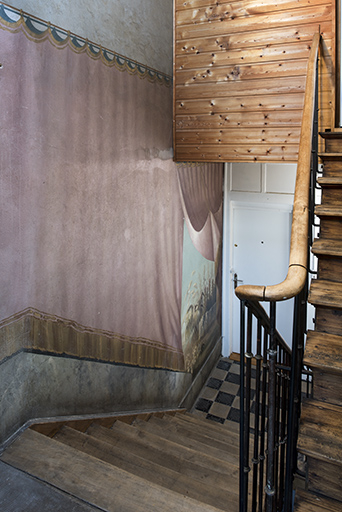 Cage d'escalier depuis le repos entre le 3e et le 4e palier (6e volée). © Sonia Dourlot / Région Bourgogne-Franche-Comté, Inventaire du patrimoine - 2018