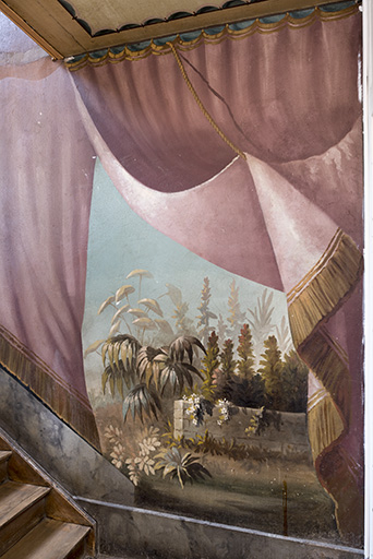 3e palier (à gauche) : mur et végétation. © Sonia Dourlot / Région Bourgogne-Franche-Comté, Inventaire du patrimoine - 2018