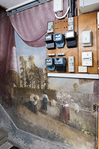Départ de la 1ère volée (à droite) : femme et enfants au lavoir. © Sonia Dourlot / Région Bourgogne-Franche-Comté, Inventaire du patrimoine - 2018