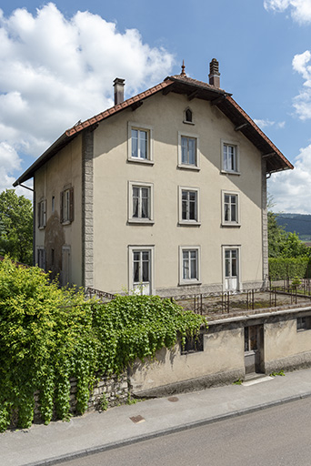Façade antérieure, de trois quarts gauche. © Sonia Dourlot / Région Bourgogne-Franche-Comté, Inventaire du patrimoine - 2018
