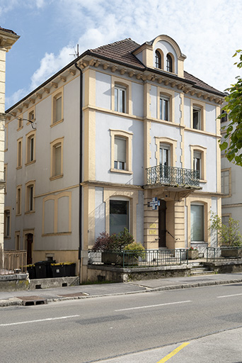 Façade antérieure, de trois quarts gauche. © Sonia Dourlot / Région Bourgogne-Franche-Comté, Inventaire du patrimoine - 2018