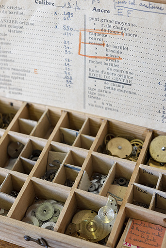 Magasin : boîte à compartiments (détail). © Sonia Dourlot / Région Bourgogne-Franche-Comté, Inventaire du patrimoine - 2018