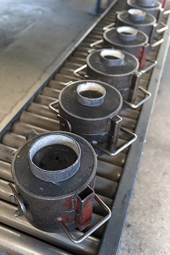 Les châssis sur le convoyeur. © Sonia Dourlot / Région Bourgogne-Franche-Comté, Inventaire du patrimoine - 2018