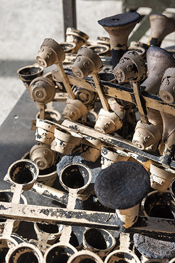 Clochettes brutes de démoulage. © Sonia Dourlot / Région Bourgogne-Franche-Comté, Inventaire du patrimoine - 2018