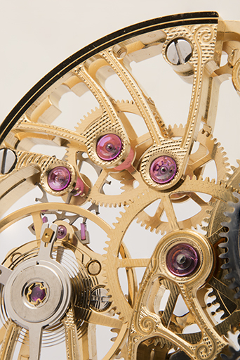 Détail : rubis et amortisseur de choc (à gauche). © Sonia Dourlot / Région Bourgogne-Franche-Comté, Inventaire du patrimoine - 2018