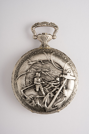 Montre de gousset, avec décor aux pêcheurs. © Sonia Dourlot / Région Bourgogne-Franche-Comté, Inventaire du patrimoine - 2018
