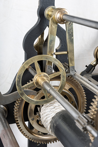 Mouvement, mécanisme des heures : échappement à chevilles et tambour moteur. © Sonia Dourlot / Région Bourgogne-Franche-Comté, Inventaire du patrimoine - 2018