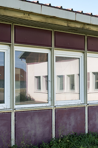 Deux travées de la façade antérieure. © Sonia Dourlot / Région Bourgogne-Franche-Comté, Inventaire du patrimoine - 2018