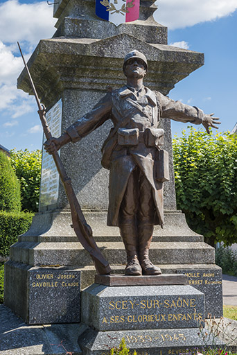 Statue de soldat : On ne passe pas (modèle d'Eugène Piron). © Jérôme Mongreville / Région Bourgogne-Franche-Comté, Inventaire du patrimoine - 2018 Statue de soldat : On ne passe pas (modèle d'Eugène Piron). © Jérôme Mongreville / Région Bourgogne-Franche-Comté, Inventaire du patrimoine - 2018