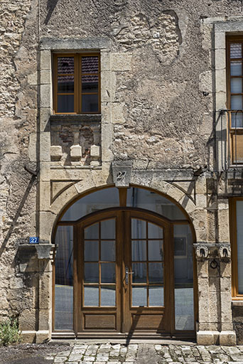 Baies du rez-de-chaussée et du premier étage. © Jérôme Mongreville / Région Bourgogne-Franche-Comté, Inventaire du patrimoine - 2018 Baies du rez-de-chaussée et du premier étage. © Jérôme Mongreville / Région Bourgogne-Franche-Comté, Inventaire du patrimoine - 2018