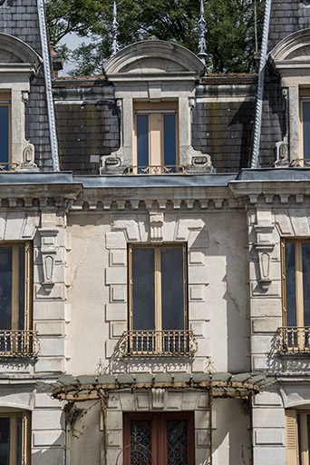 Détail de la travée centrale de la façade sud. © Jérôme Mongreville / Région Bourgogne-Franche-Comté, Inventaire du patrimoine - 2018