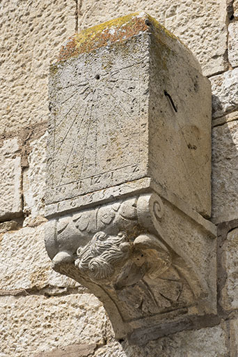 cadran solaire © Jérôme Mongreville / Région Bourgogne-Franche-Comté, Inventaire du patrimoine - 2018  cadran solaire © Jérôme Mongreville / Région Bourgogne-Franche-Comté, Inventaire du patrimoine - 2018