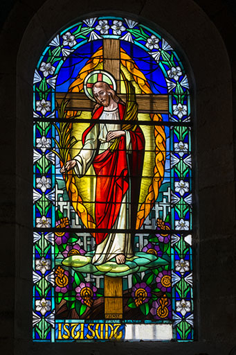 Le Christ distribuant des palmes au milieu d'un cimetière. © Jérôme Mongreville / Région Bourgogne-Franche-Comté, Inventaire du patrimoine - 2018 Le Christ distribuant des palmes au milieu d'un cimetière. © Jérôme Mongreville / Région Bourgogne-Franche-Comté, Inventaire du patrimoine - 2018
