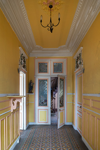 Rez-de-chaussée, vestibule. © Jérôme Mongreville / Région Bourgogne-Franche-Comté, Inventaire du patrimoine - 2018