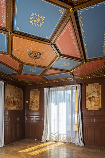 Rez-de-chaussée, grand salon, vue de l'angle sud-est. © Jérôme Mongreville / Région Bourgogne-Franche-Comté, Inventaire du patrimoine - 2018