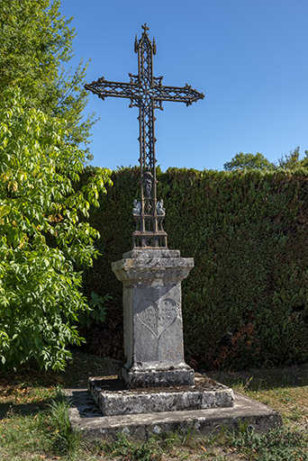 croix monumentale © Jérôme Mongreville / Région Bourgogne-Franche-Comté, Inventaire du patrimoine - 2018 croix monumentale © Jérôme Mongreville / Région Bourgogne-Franche-Comté, Inventaire du patrimoine - 2018