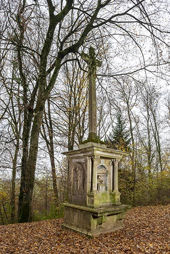 croix monumentale © Jérôme Mongreville / Région Bourgogne-Franche-Comté, Inventaire du patrimoine - 2018  croix monumentale © Jérôme Mongreville / Région Bourgogne-Franche-Comté, Inventaire du patrimoine - 2018