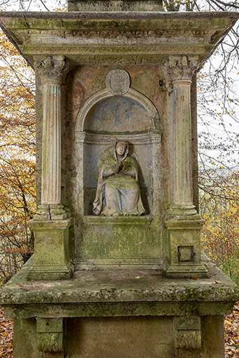 croix monumentale © Jérôme Mongreville / Région Bourgogne-Franche-Comté, Inventaire du patrimoine - 2018  croix monumentale © Jérôme Mongreville / Région Bourgogne-Franche-Comté, Inventaire du patrimoine - 2018