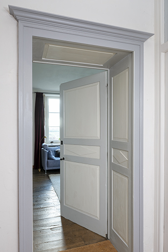 Rez-de-chaussée : détail de baie et menuiserie. © Sonia Dourlot / Région Bourgogne-Franche-Comté, Inventaire du patrimoine - 2018 Rez-de-chaussée : détail de baie et menuiserie. © Sonia Dourlot / Région Bourgogne-Franche-Comté, Inventaire du patrimoine - 2018