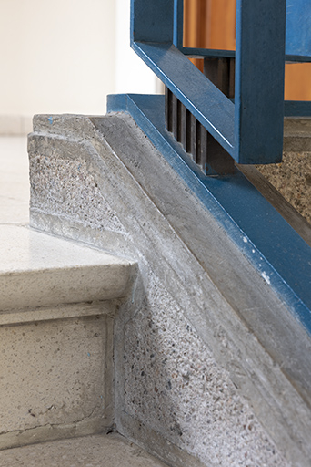 Rez-de-chaussée, corps oriental : détail de la rampe de l'escalier. © Sonia Dourlot / Région Bourgogne-Franche-Comté, Inventaire du patrimoine - 2019