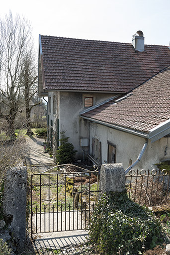 Accès depuis la rue. © Sonia Dourlot / Région Bourgogne-Franche-Comté, Inventaire du patrimoine - 2019