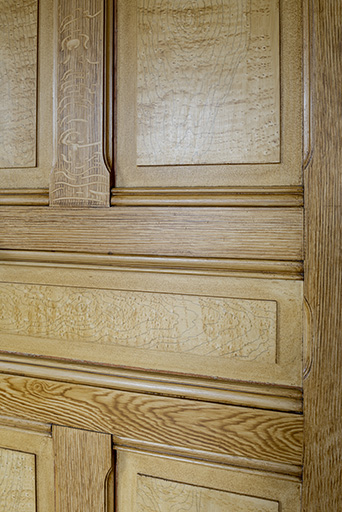 Maison, salon : décor de faux bois de la porte. © Sonia Dourlot / Région Bourgogne-Franche-Comté, Inventaire du patrimoine - 2019