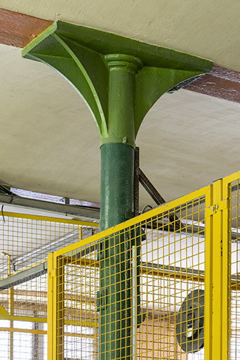 Atelier de fabrication (ancienne pointerie) : poteau en fonte (chapiteau). © Sonia Dourlot / Région Bourgogne-Franche-Comté, Inventaire du patrimoine - 2019