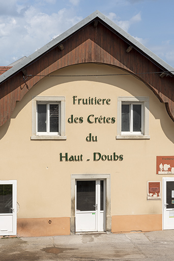 Détail de la façade antérieure. © Sonia Dourlot / Région Bourgogne-Franche-Comté, Inventaire du patrimoine - 2019