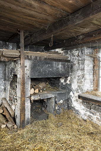 Forge nord : foyer. © Sonia Dourlot / Région Bourgogne-Franche-Comté, Inventaire du patrimoine - 2019 Forge nord : foyer. © Sonia Dourlot / Région Bourgogne-Franche-Comté, Inventaire du patrimoine - 2019