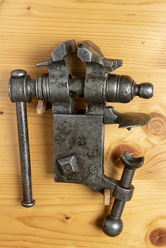 Un étau. © Sonia Dourlot / Région Bourgogne-Franche-Comté, Inventaire du patrimoine - 2019