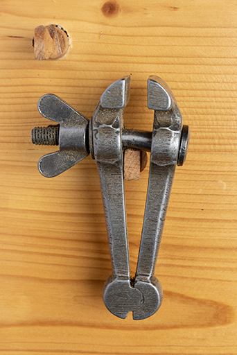 Un étau. © Sonia Dourlot / Région Bourgogne-Franche-Comté, Inventaire du patrimoine - 2019