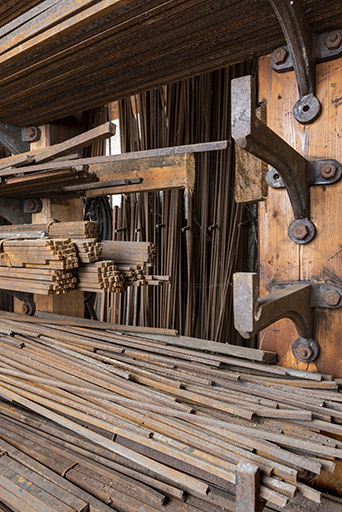 Entrepôt industriel : barres de fer en stock. © Sonia Dourlot / Région Bourgogne-Franche-Comté, Inventaire du patrimoine - 2019
