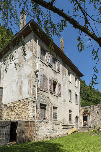 Logement : élévations postérieure et latérale droite. © Sonia Dourlot / Région Bourgogne-Franche-Comté, Inventaire du patrimoine - 2019 Logement : élévations postérieure et latérale droite. © Sonia Dourlot / Région Bourgogne-Franche-Comté, Inventaire du patrimoine - 2019