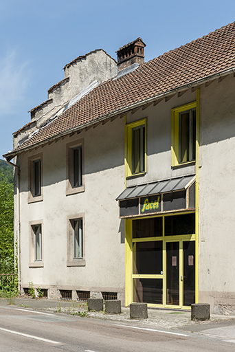 Bureau, façade antérieure : entrée. © Sonia Dourlot / Région Bourgogne-Franche-Comté, Inventaire du patrimoine - 2019