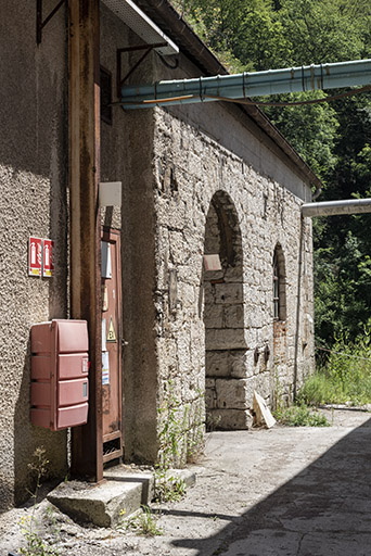 Bâtiment d'eau : façade antérieure, vue en enfilade. © Sonia Dourlot / Région Bourgogne-Franche-Comté, Inventaire du patrimoine - 2019