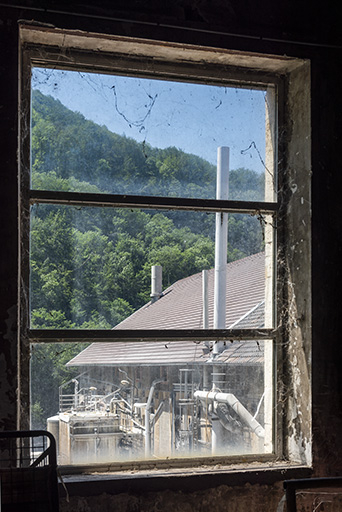 Atelier de fabrication (ancienne pointerie) : façade latérale gauche, vue depuis l'ancienne tréfilerie. © Sonia Dourlot / Région Bourgogne-Franche-Comté, Inventaire du patrimoine - 2019