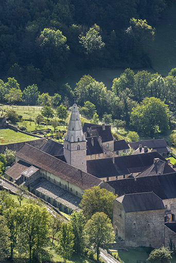 Vue  de l'abbaye  depuis Granges-sur-Baume. © Jérôme Mongreville / Région Bourgogne-Franche-Comté, Inventaire du patrimoine - 2019