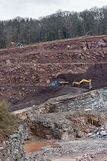 Carrière : découverte à la pelle mécanique. © Sonia Dourlot / Région Bourgogne-Franche-Comté, Inventaire du patrimoine - 2020