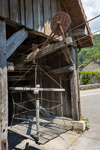 2020. Transporteur automatique par cables : vue de la cage de dépôt des bidons. © Jérôme Mongreville / Région Bourgogne-Franche-Comté, Inventaire du patrimoine - 2020