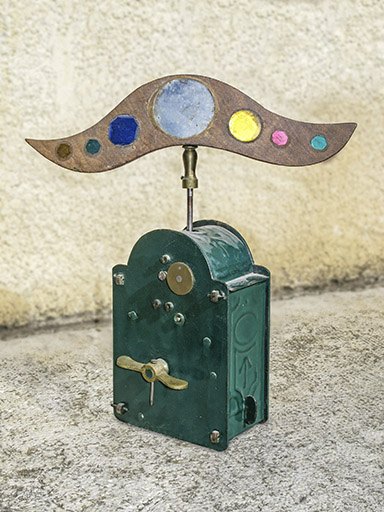 Miroir aux alouettes, fin 19e siècle ou début 20e siècle (collection particulière). © Laurent Poupard / Région Bourgogne-Franche-Comté, Inventaire du patrimoine - 2020 Miroir aux alouettes, fin 19e siècle ou début 20e siècle (collection particulière). © Laurent Poupard / Région Bourgogne-Franche-Comté, Inventaire du patrimoine - 2020