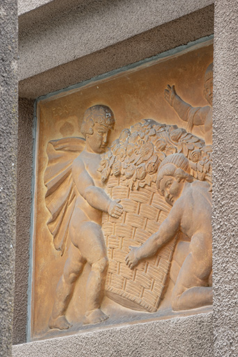 Enfants à la corbeille (relief n°5). © Jérôme Mongreville / Région Bourgogne-Franche-Comté, Inventaire du patrimoine - 2020