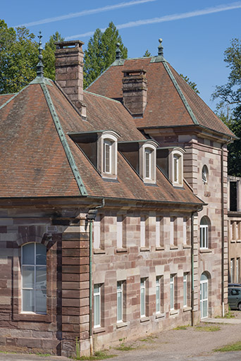 établissement thermal © Jérôme Mongreville / Région Bourgogne-Franche-Comté, Inventaire du patrimoine - 2020 établissement thermal © Jérôme Mongreville / Région Bourgogne-Franche-Comté, Inventaire du patrimoine - 2020