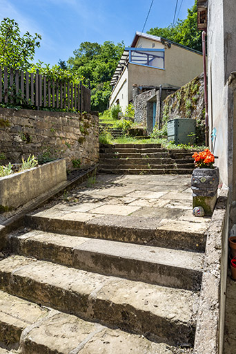 escalier indépendant © Jérôme Mongreville / Région Bourgogne-Franche-Comté, Inventaire du patrimoine - 2021  escalier indépendant © Jérôme Mongreville / Région Bourgogne-Franche-Comté, Inventaire du patrimoine - 2021