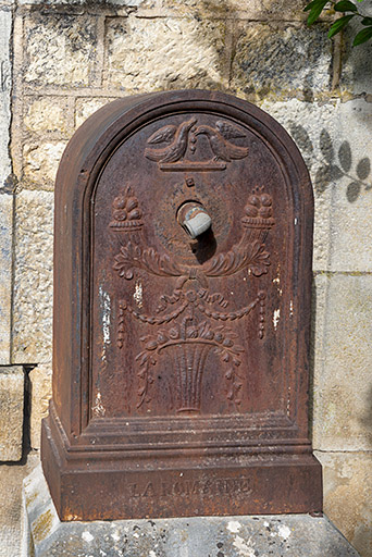 borne fontaine © Jérôme Mongreville / Région Bourgogne-Franche-Comté, Inventaire du patrimoine - 2021 borne fontaine © Jérôme Mongreville / Région Bourgogne-Franche-Comté, Inventaire du patrimoine - 2021