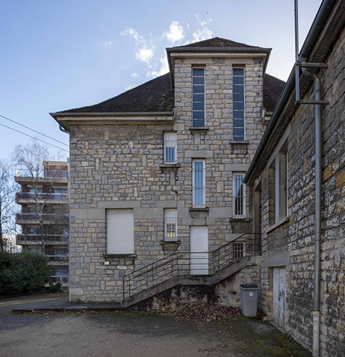 presbytère centre paroissial escalier chapelle sacristie © Aline Thomas / Région Bourgogne-Franche-Comté, Inventaire du patrimoine - 2022  presbytère centre paroissial escalier chapelle sacristie © Aline Thomas / Région Bourgogne-Franche-Comté, Inventaire du patrimoine - 2022