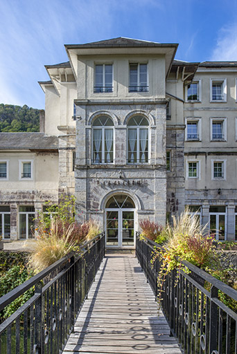 établissement thermal © Jérôme Mongreville / Région Bourgogne-Franche-Comté, Inventaire du patrimoine - 2022  établissement thermal © Jérôme Mongreville / Région Bourgogne-Franche-Comté, Inventaire du patrimoine - 2022