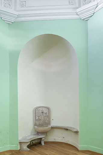 fontaine © Jérôme Mongreville / Région Bourgogne-Franche-Comté, Inventaire du patrimoine - 2022  fontaine © Jérôme Mongreville / Région Bourgogne-Franche-Comté, Inventaire du patrimoine - 2022